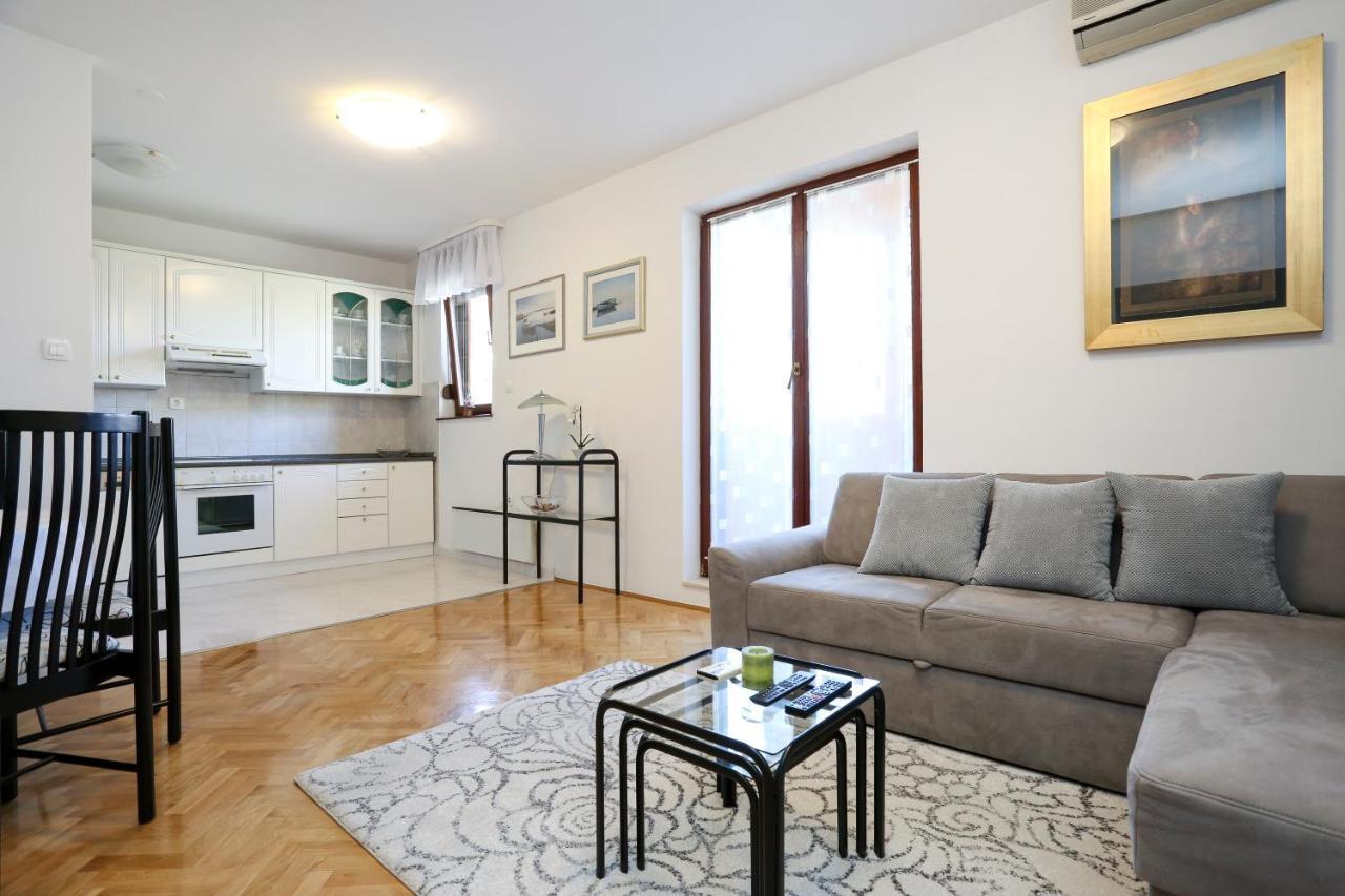 Luxury Apartment Ela Split