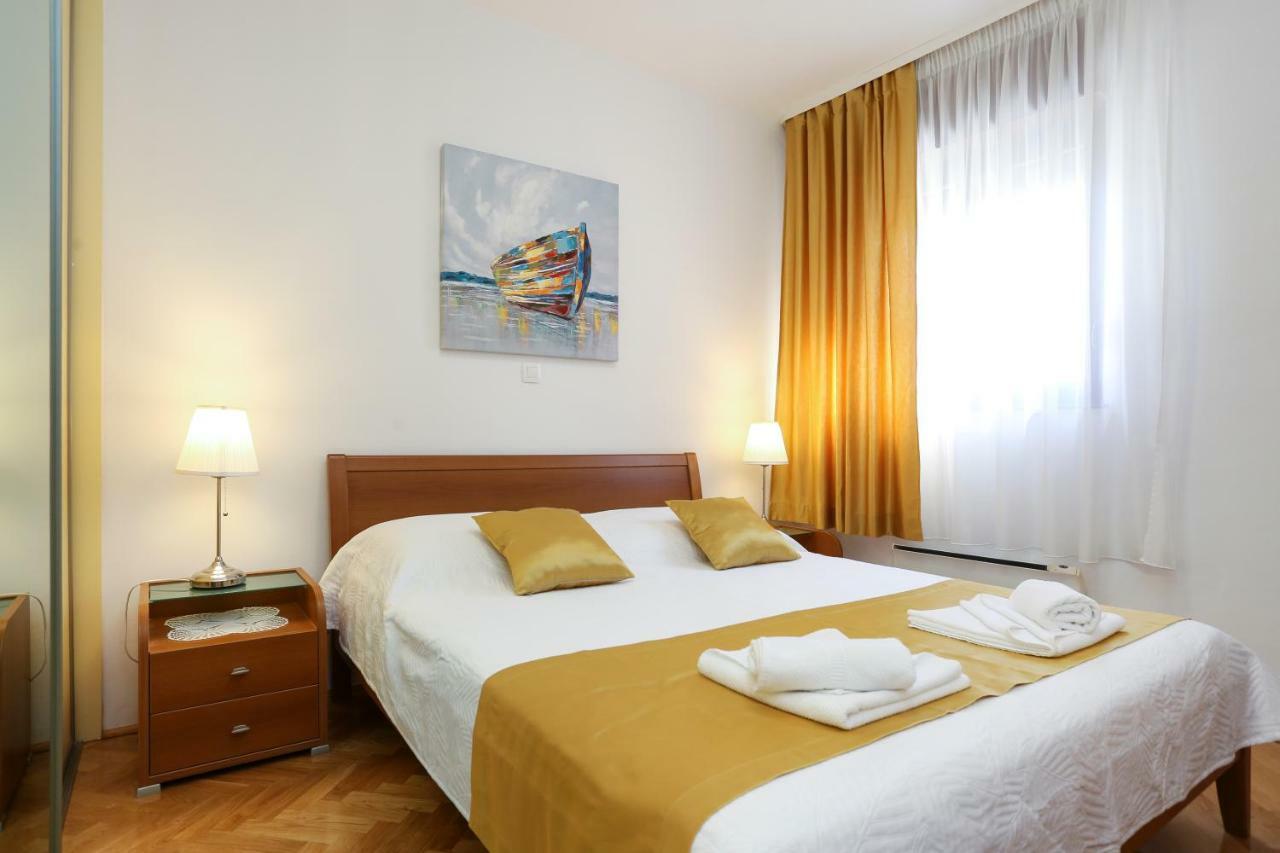 Luxury Ela Gæstehus 3*